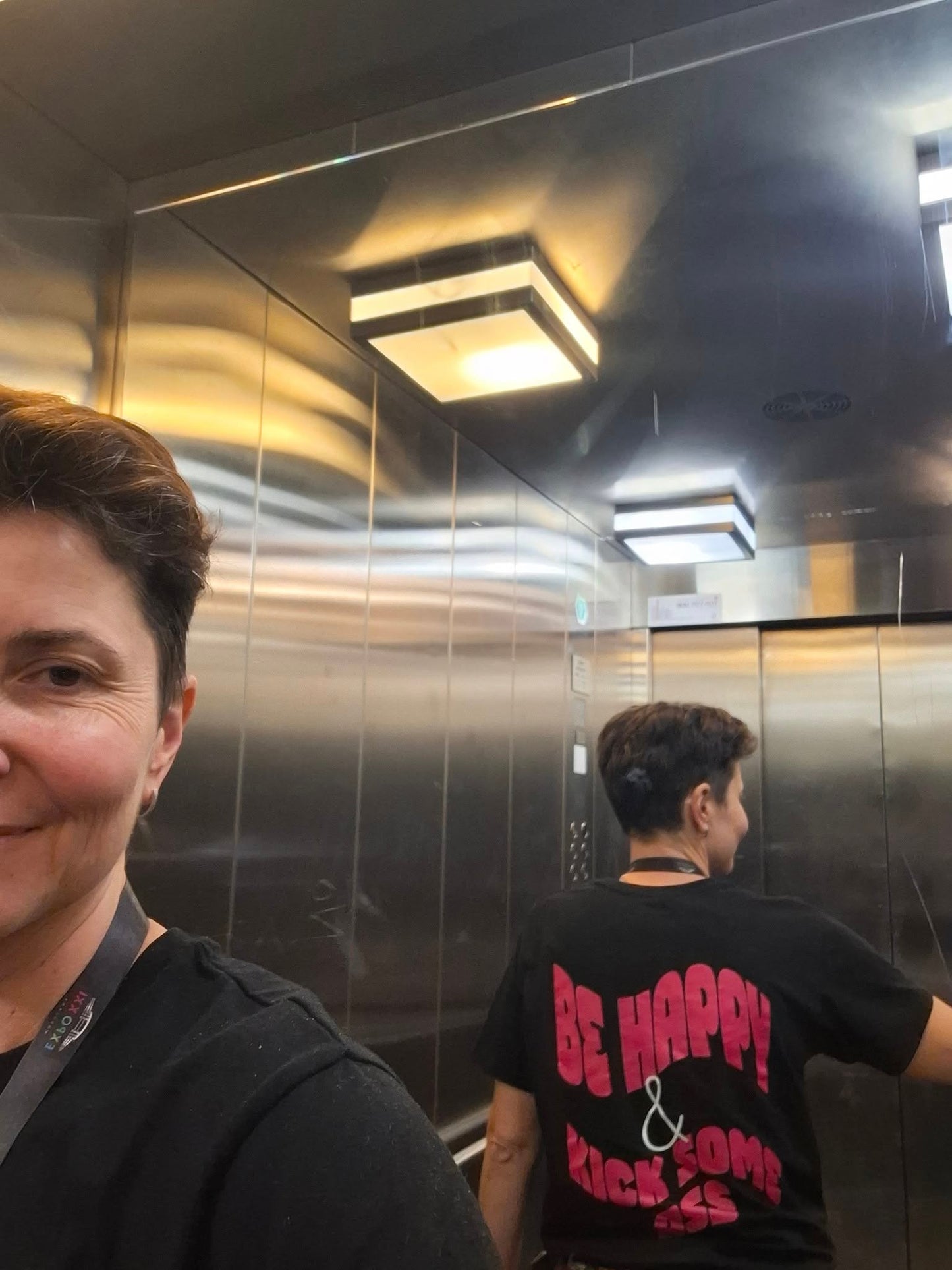 Koszulka "Be Happy and Kick Some Ass"