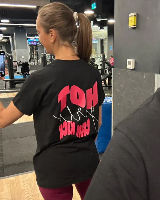 Koszulka "Hot Girls Can Kick"
